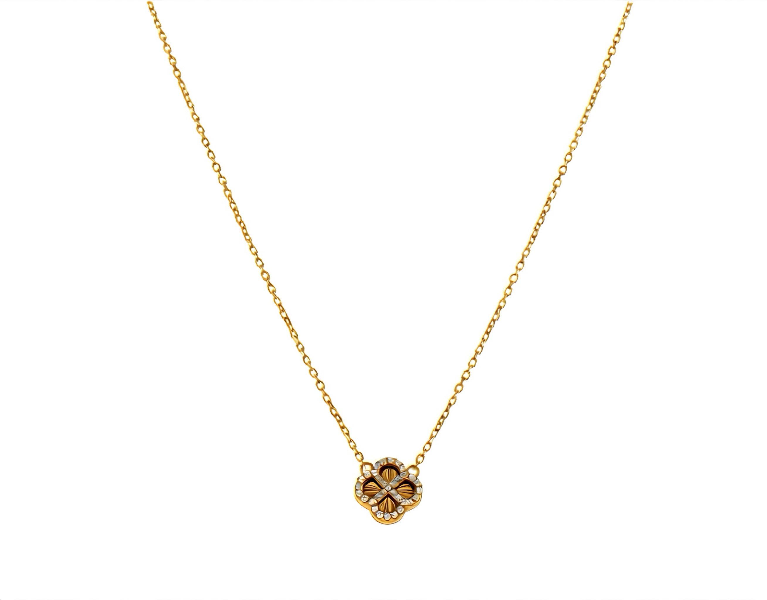 COLLIER ARGENT DORÉ TREFLE SUR FOND DIAMANTÉ CONTOUR OXYDES BLANCS