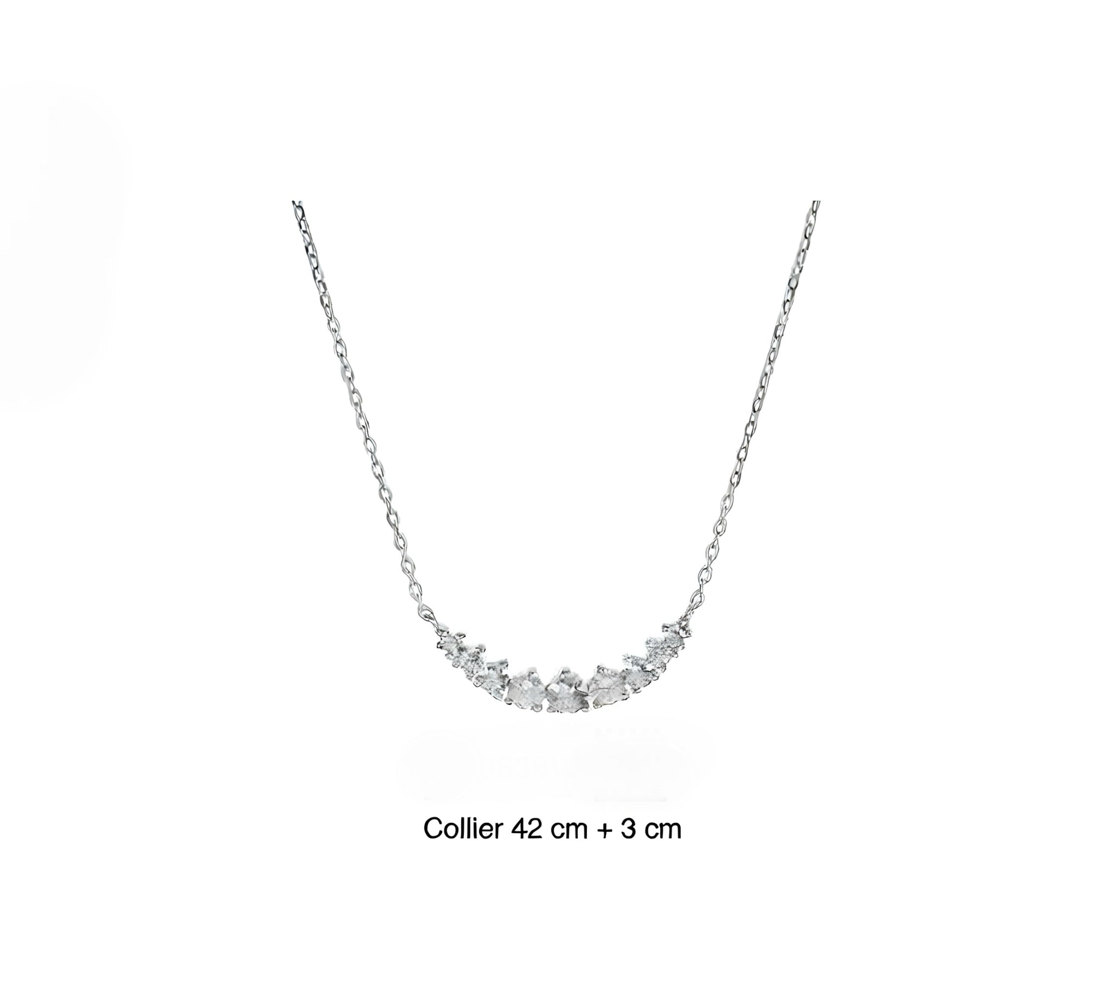 Collier argent et oxydes de zirconium blanc