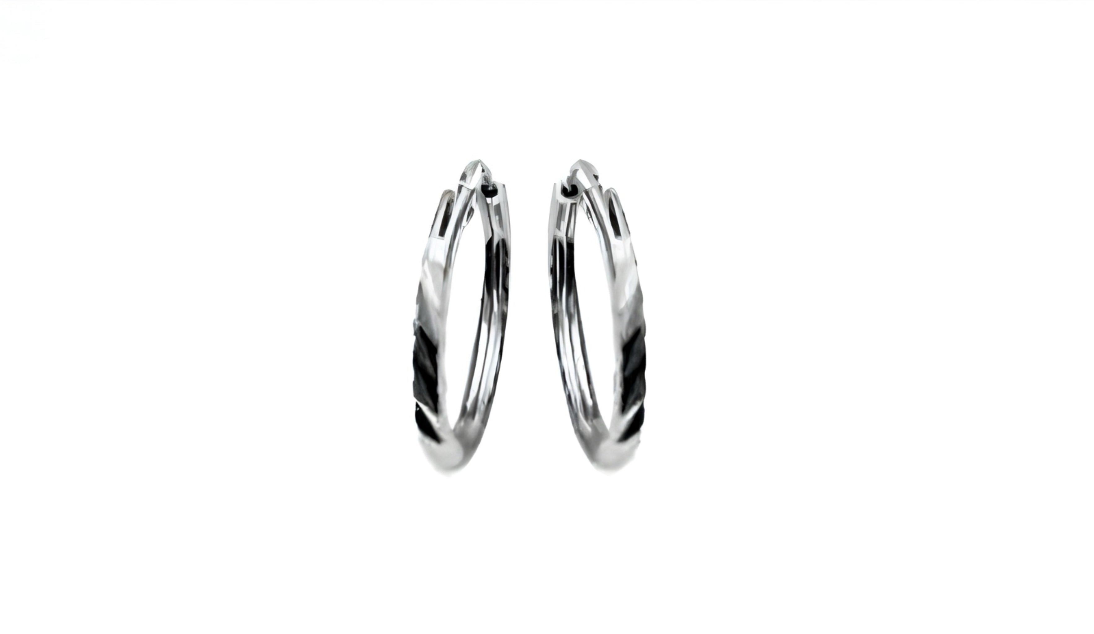 Boucles d’oreilles créole en argent rhodié